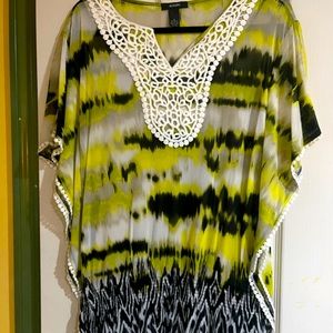 Women’s tunic with yellow, black and white tie dye effect
